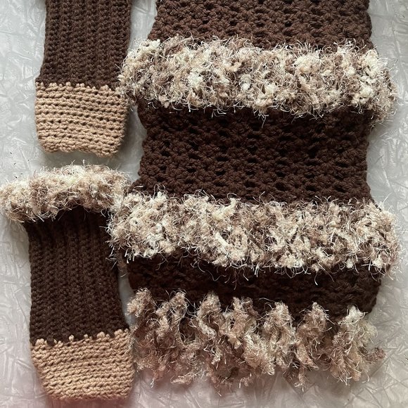 Handmade knit crochet scarf and handwarmers - Picture 6 of 7